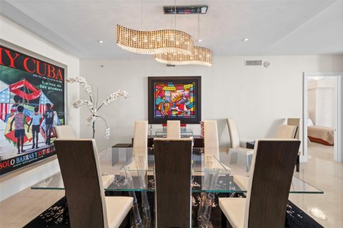 Condo in Bal Harbour, Florida, 3 bedrooms  № 1943906 - photo 30