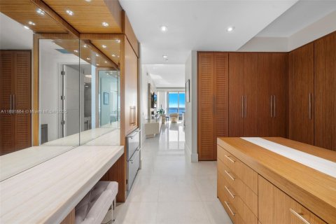 Condo in Bal Harbour, Florida, 3 bedrooms  № 1943906 - photo 19