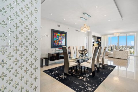 Condo in Bal Harbour, Florida, 3 bedrooms  № 1943906 - photo 29