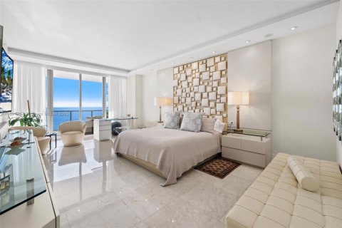 Condo in Bal Harbour, Florida, 3 bedrooms  № 1943906 - photo 10