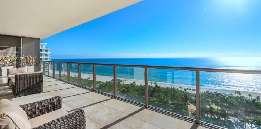 Condo in Bal Harbour, Florida, 3 bedrooms № 1943906