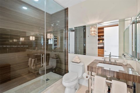 Condo in Bal Harbour, Florida, 3 bedrooms  № 1943906 - photo 24