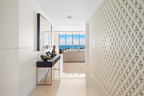 Condo in Bal Harbour, Florida, 3 bedrooms  № 1943906 - photo 6