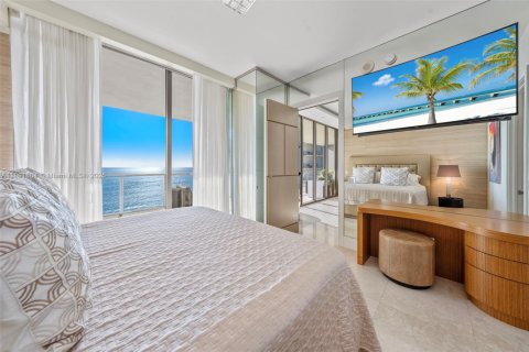Condo in Bal Harbour, Florida, 3 bedrooms  № 1943906 - photo 22