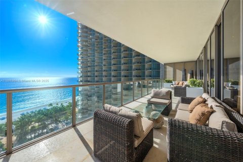 Condo in Bal Harbour, Florida, 3 bedrooms  № 1943906 - photo 27