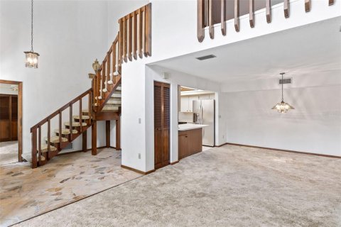 Townhouse in Ormond Beach, Florida 3 bedrooms, 177.81 sq.m. № 1785995 - photo 8
