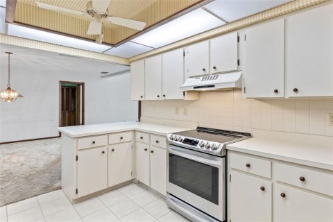 Townhouse in Ormond Beach, Florida 3 bedrooms, 177.81 sq.m. № 1785995 - photo 28