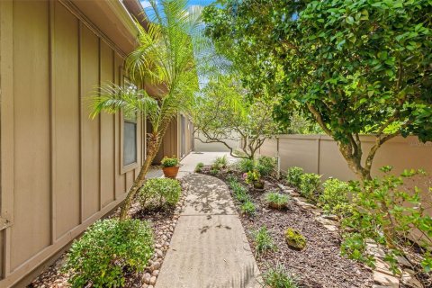 Townhouse in Ormond Beach, Florida 3 bedrooms, 177.81 sq.m. № 1785995 - photo 3