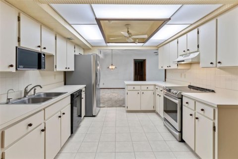 Townhouse in Ormond Beach, Florida 3 bedrooms, 177.81 sq.m. № 1785995 - photo 26