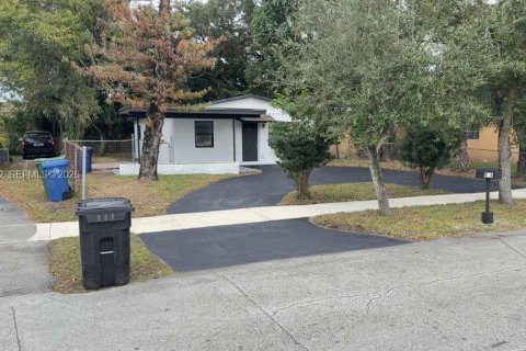 Дом в Форт-Лодердейл, Флорида 3 спальни, 84.73м2 № 2005800