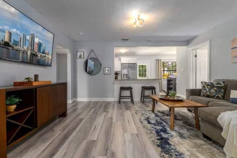 Villa ou maison à louer à Tampa, Floride: 3 chambres, 108.88 m2 № 2421766 - photo 3