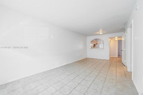 Купить кондоминиум в Хомстед, Флорида 2 спальни, 76.37м2, № 2026617 - фото 3