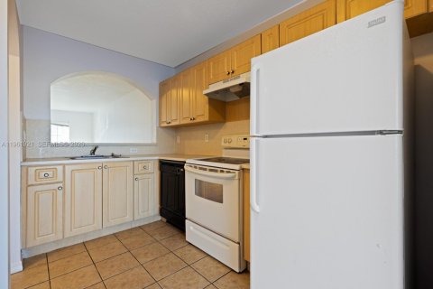 Купить кондоминиум в Хомстед, Флорида 2 спальни, 76.37м2, № 2026617 - фото 8