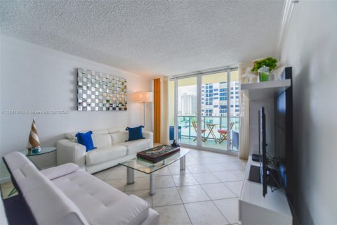 Copropriété à louer à Hollywood, Floride: 1 chambre, 77.57 m2 № 1833827 - photo 7