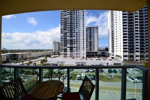 Copropriété à louer à Hollywood, Floride: 1 chambre, 77.57 m2 № 1833827 - photo 4