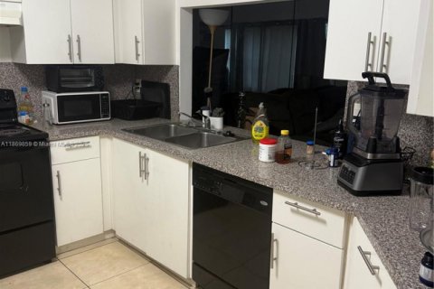 Condo in Coral Springs, Florida, 1 bedroom  № 1896980 - photo 3