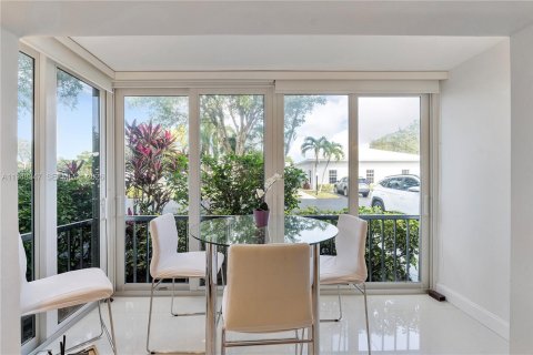 Снять в аренду кондоминиум в Форт-Лодердейл, Флорида 2 спальни, 111.48м2, № 2004365 - фото 7