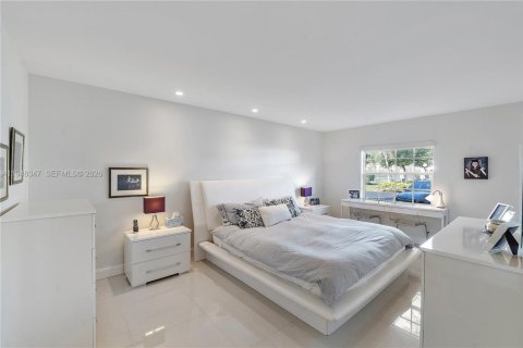 Снять в аренду кондоминиум в Форт-Лодердейл, Флорида 2 спальни, 111.48м2, № 2004365 - фото 9