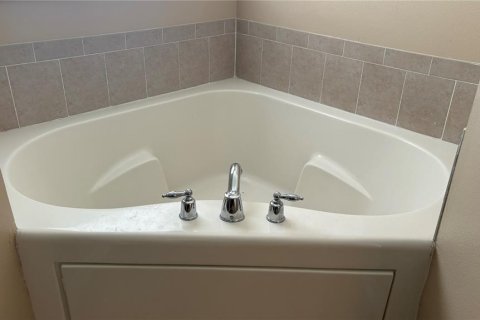 House in Tampa, Florida 4 bedrooms, 200.2 sq.m. № 1787836 - photo 13