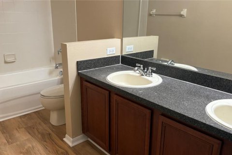 House in Tampa, Florida 4 bedrooms, 200.2 sq.m. № 1787836 - photo 15
