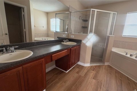 House in Tampa, Florida 4 bedrooms, 200.2 sq.m. № 1787836 - photo 11