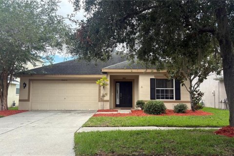 House in Tampa, Florida 4 bedrooms, 200.2 sq.m. № 1787836 - photo 1
