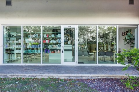 Купить коммерческую недвижимость в Хайалиа, Флорида № 2063215 - фото 16