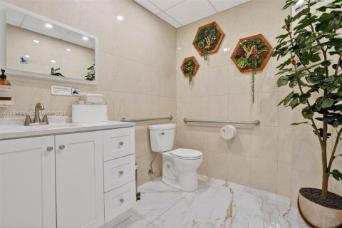 Купить коммерческую недвижимость в Хайалиа, Флорида № 2063215 - фото 11