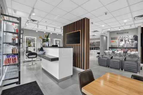 Купить коммерческую недвижимость в Хайалиа, Флорида № 2063215 - фото 2