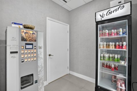 Купить коммерческую недвижимость в Хайалиа, Флорида № 2063215 - фото 10