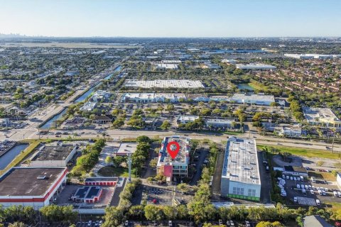 Купить коммерческую недвижимость в Хайалиа, Флорида № 2063215 - фото 20