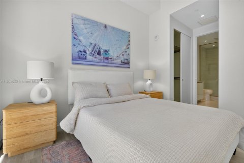 Condo in Miami, Florida, 2 bedrooms  № 1953521 - photo 17