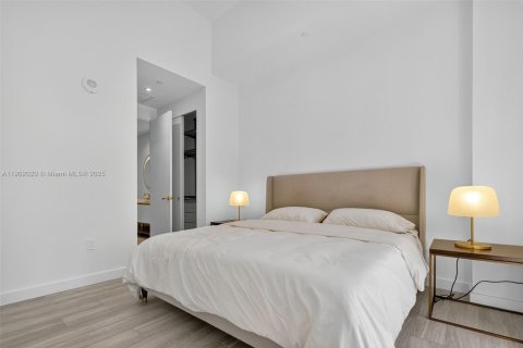 Condo in Miami, Florida, 2 bedrooms  № 1953521 - photo 10