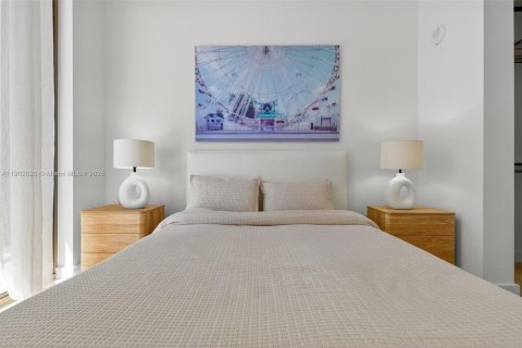 Condo in Miami, Florida, 2 bedrooms  № 1953521 - photo 18