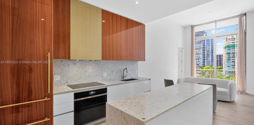 Condo in Miami, Florida, 2 bedrooms  № 1953521