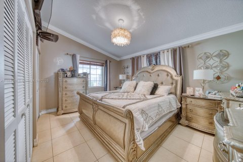 House in Miami, Florida 3 bedrooms, 142.98 sq.m. № 1892554 - photo 20