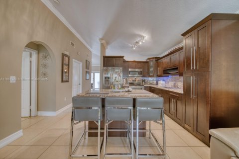 House in Miami, Florida 3 bedrooms, 142.98 sq.m. № 1892554 - photo 11