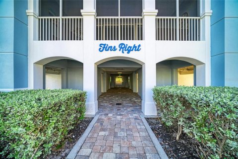 Condo in Bradenton, Florida, 2 bedrooms № 2396273 - photo 8