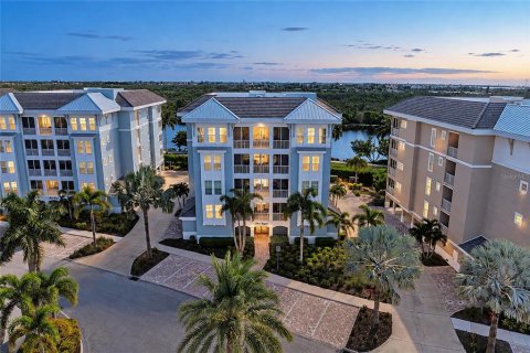 Condo in Bradenton, Florida, 2 bedrooms № 2396273 - photo 6