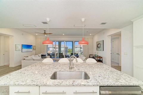 Condo in Bradenton, Florida, 2 bedrooms № 2396273 - photo 25