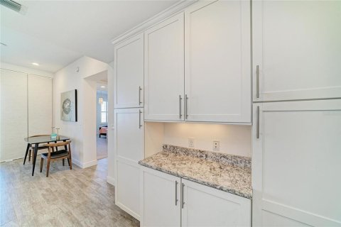 Condo in Bradenton, Florida, 2 bedrooms № 2396273 - photo 22
