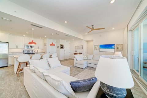Condo in Bradenton, Florida, 2 bedrooms № 2396273 - photo 16