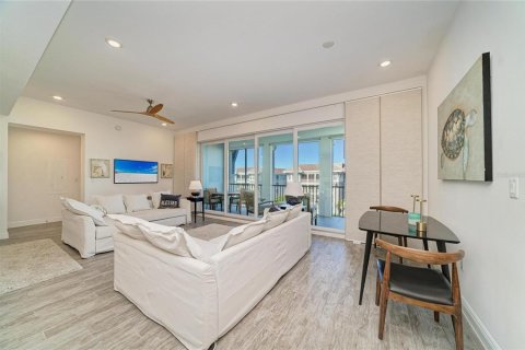 Condo in Bradenton, Florida, 2 bedrooms № 2396273 - photo 14