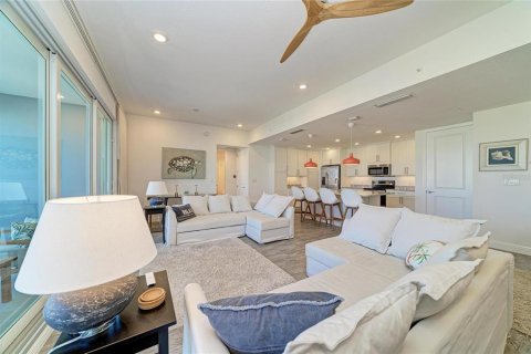 Condo in Bradenton, Florida, 2 bedrooms № 2396273 - photo 18