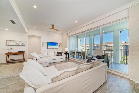 Condo in Bradenton, Florida, 2 bedrooms № 2396273 - photo 15