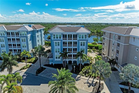 Condo in Bradenton, Florida, 2 bedrooms № 2396273 - photo 4