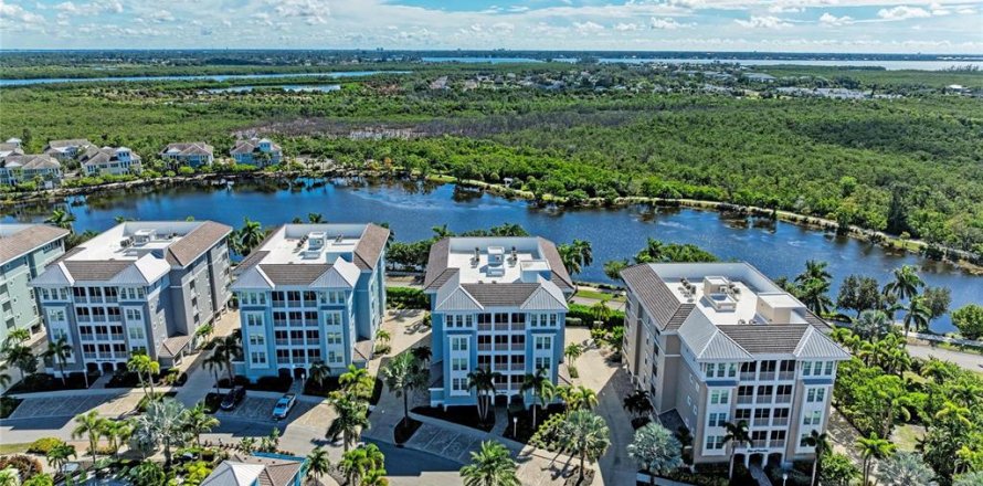 Condo in Bradenton, Florida, 2 bedrooms № 2396273