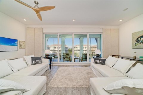 Condo in Bradenton, Florida, 2 bedrooms № 2396273 - photo 13