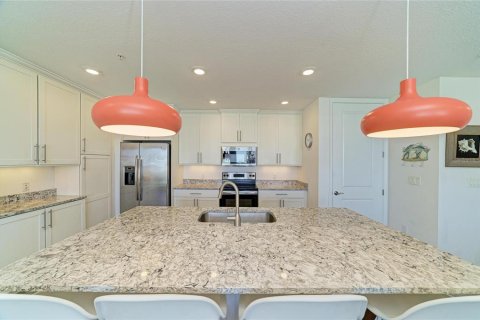 Condo in Bradenton, Florida, 2 bedrooms № 2396273 - photo 20