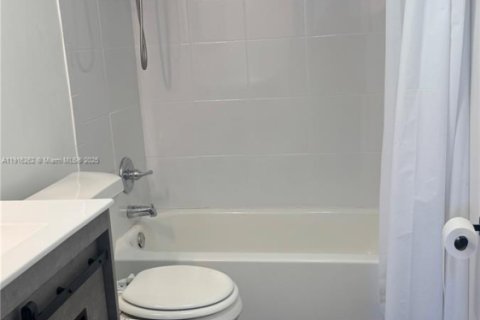 Copropriété à louer à Lauderhill, Floride: 1 chambre, 72.74 m2 № 1971067 - photo 11